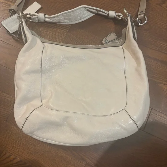 Cream Coach Shoulder Bag - Picture 5 of 13